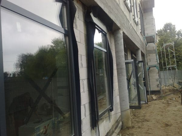 Rolety zewnętrzne – bezpieczeństwo, komfort i oszczędność energii